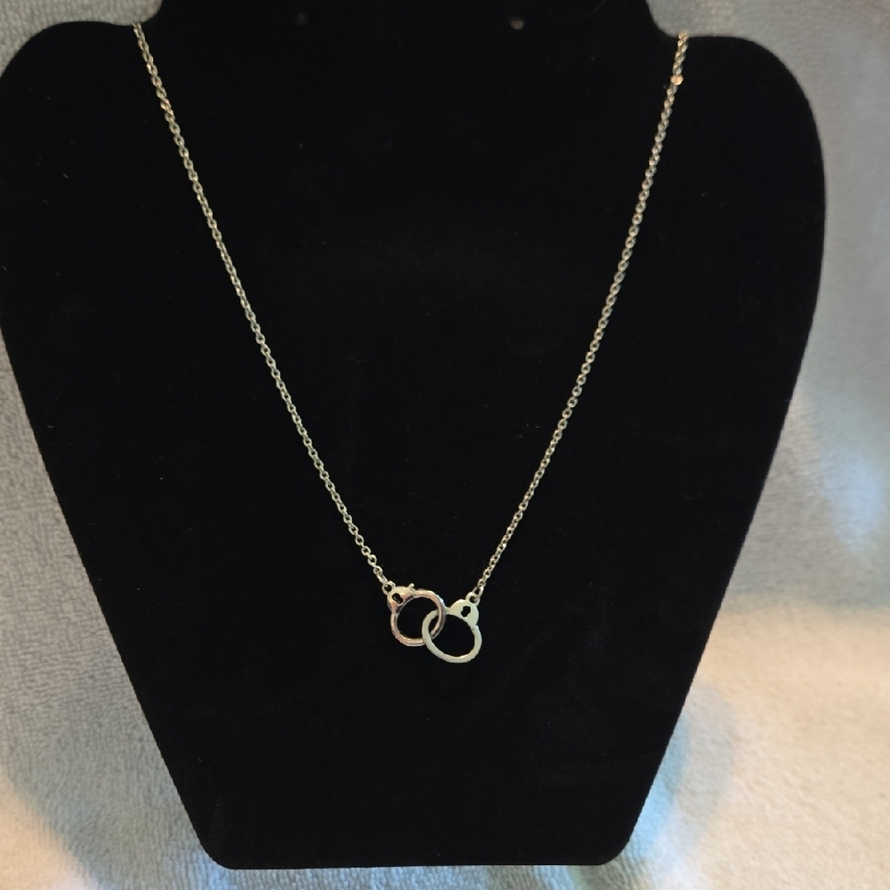 20" Interlocking Handcuff Necklace